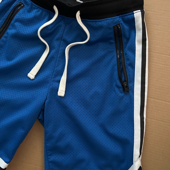 Like new , American Eagle mesh shorts - Picture 2 of 8